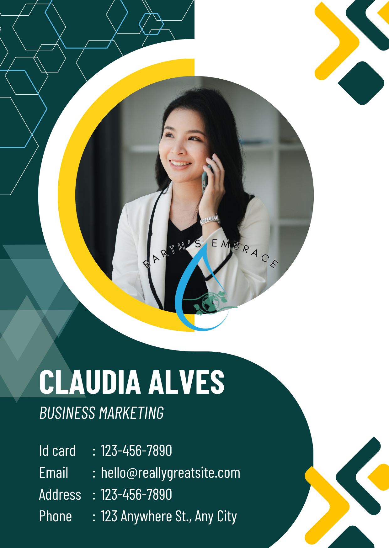 Claudia Alves — Hexagon Marketing Badge